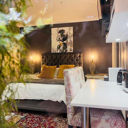 Art-Inspired Bedroom Close To Cbd มอสเซิลเบย์ ภายนอก รูปภาพ